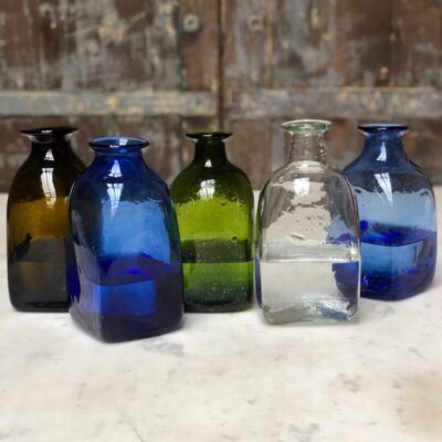 la-soufflerie-bouteille-carré-petit-square-carafe-dark brown-blue-olive-transparent-light-blue-hand-blown-recycled-glass