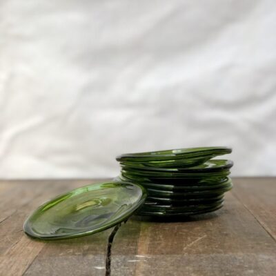 assiette-10cm-olive-small-plate-hand-blown-recycled-glass