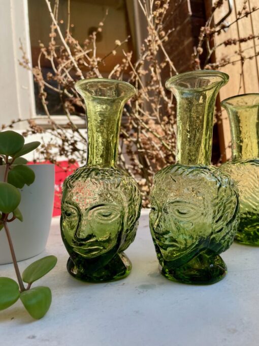 la-soufflerie-vase-tete-light-green-head-shaped-vase