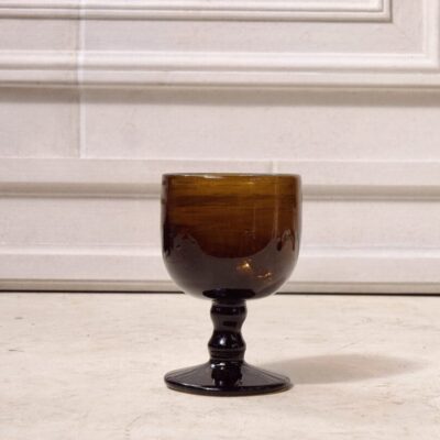 la-soufflerie-red-wine-glass-dark-brown-drinking-glass-hand-blown-recycled-glass